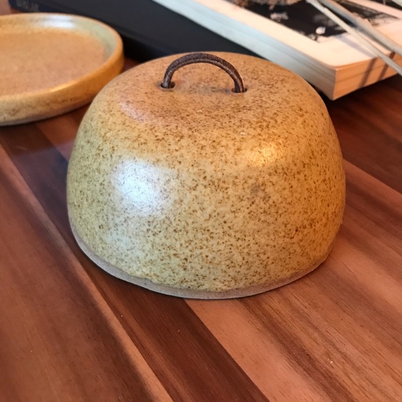 Vintage pottery tray with cover - cloche - Picture 7 of 9